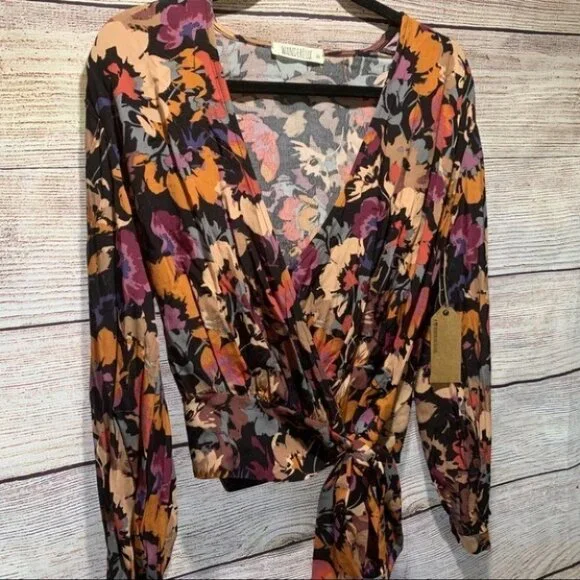 NWT Boutique Wanderlux Floral Wrap Top with Tie - Picture 5 of 15
